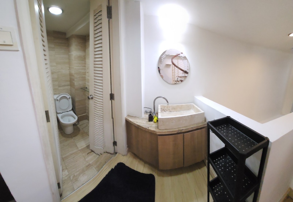 Level 2 Shared Bathroom