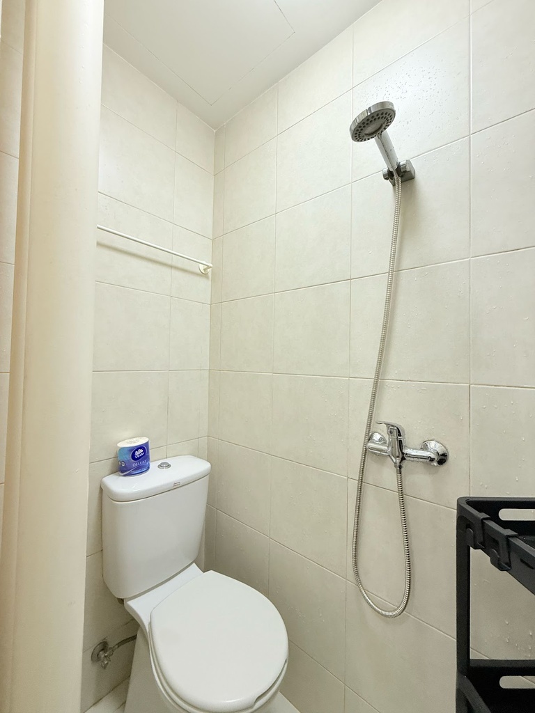 Shared Bathroom 2
