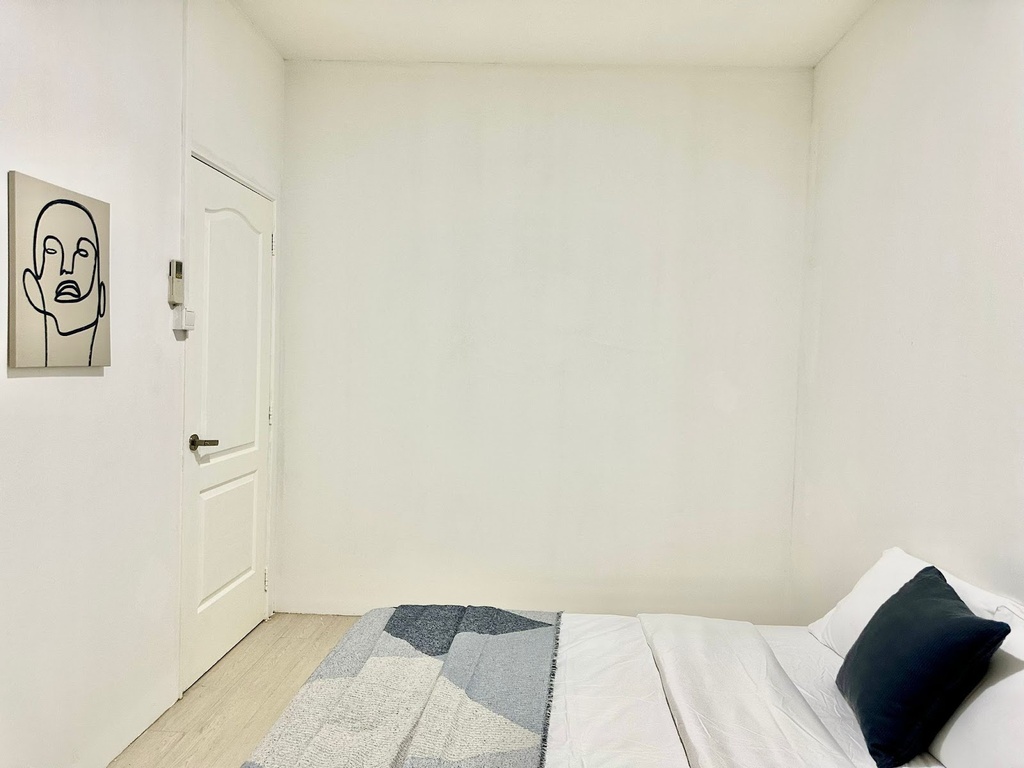 Room 3 (Windowless)
