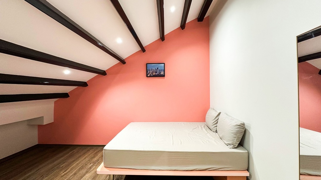 Room 8