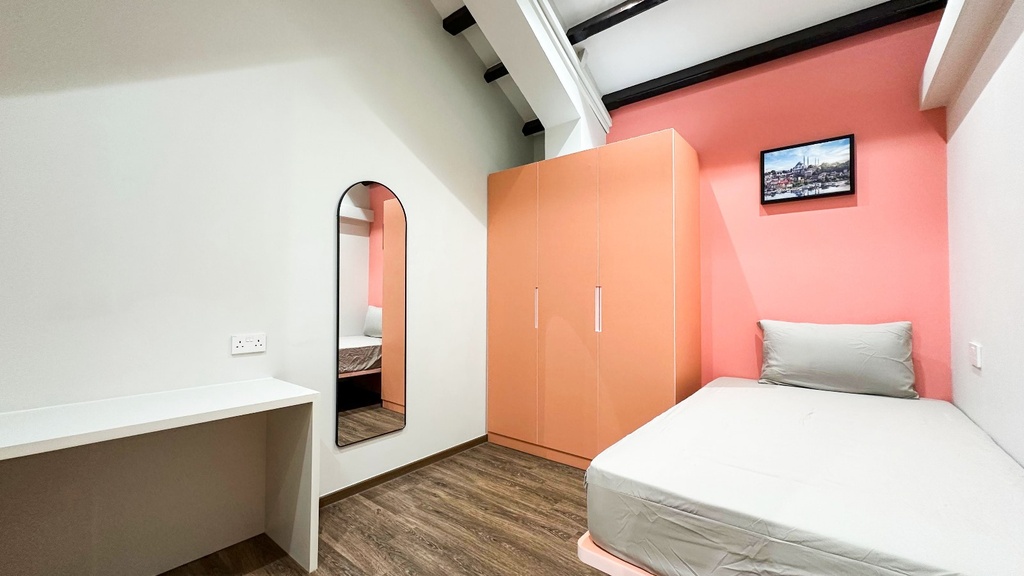 Room 8