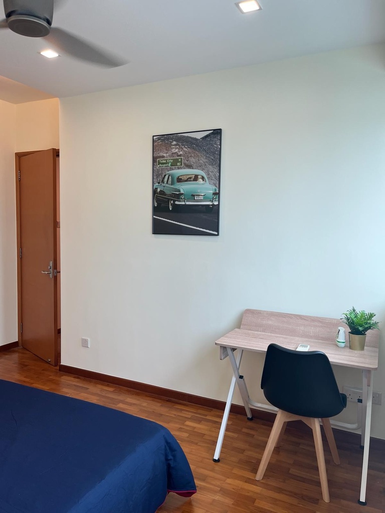 Desk & Chair