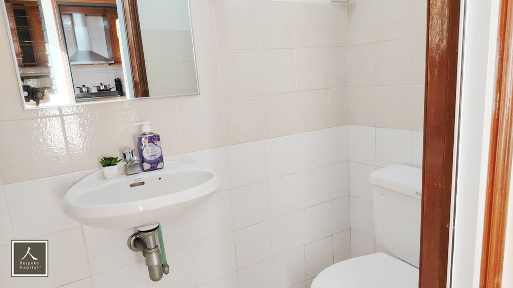 Common bathroom 2