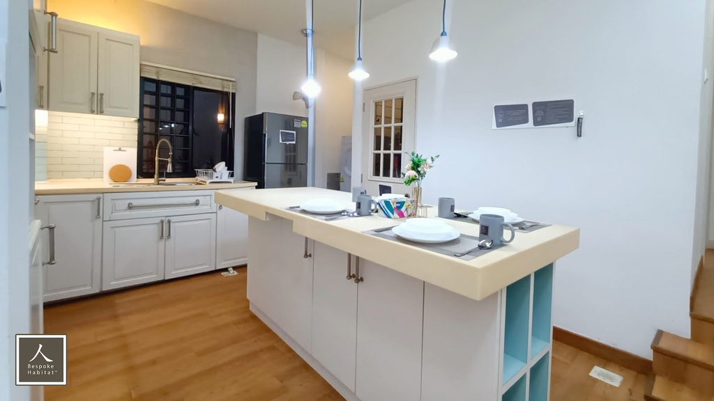 Kitchen & Dining area 4