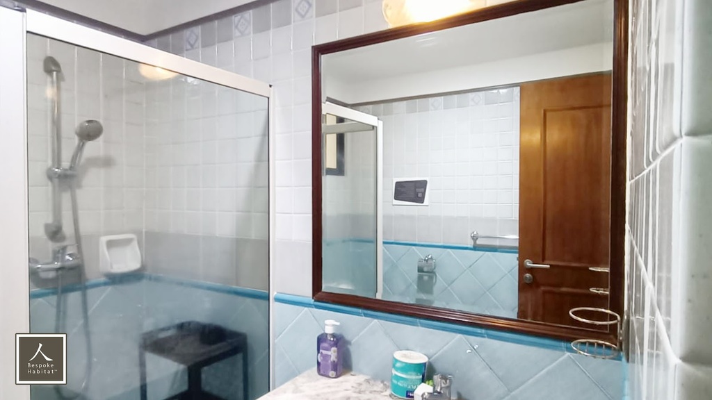 Common Bathroom 1 (2)