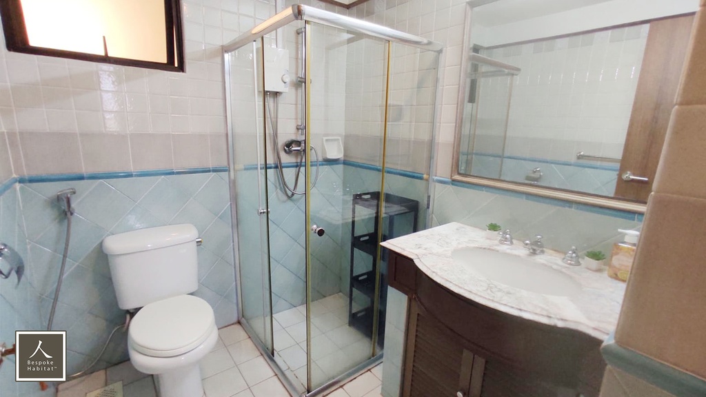 Common bathroom 1