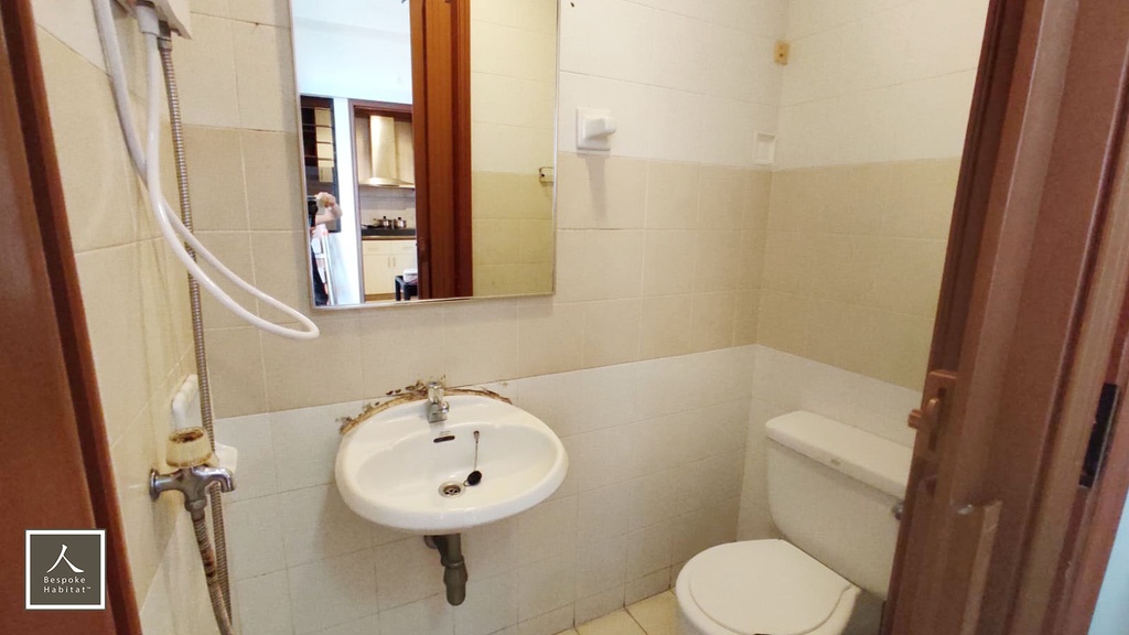 Common bathroom 2