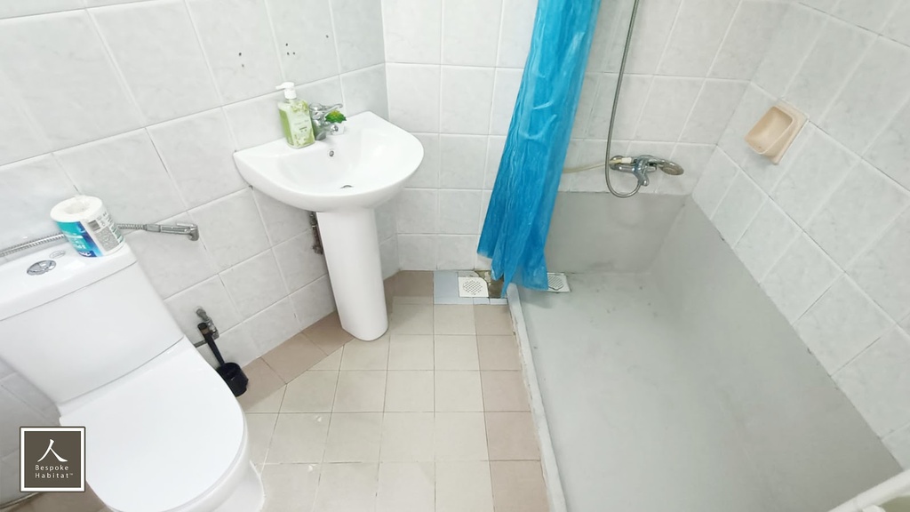 Common Bathroom 2