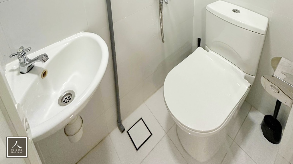 Common Bathroom 2