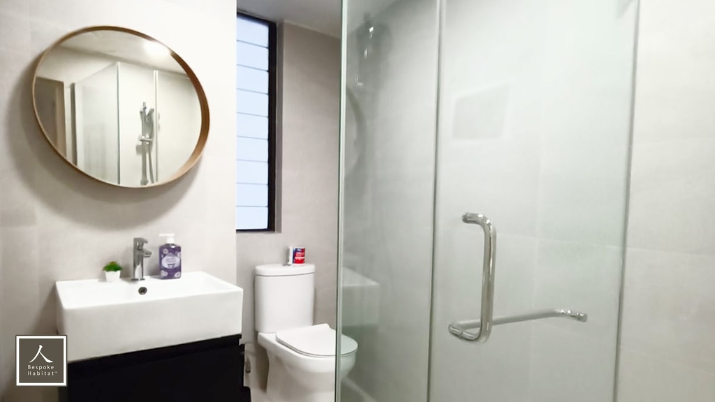 Common Bathroom 2