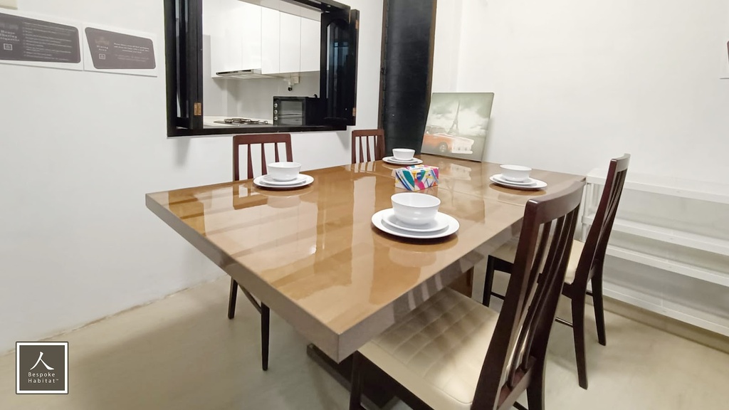 Dining area 1