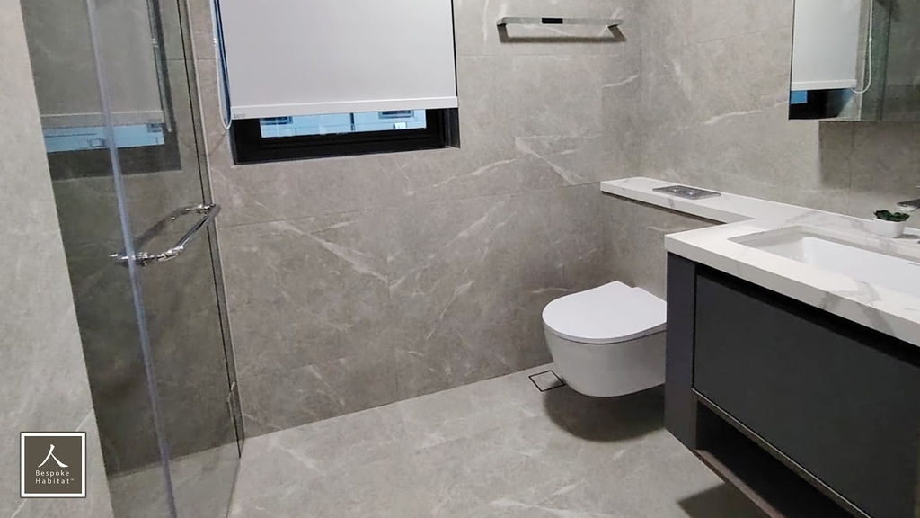 Common Bathroom 1