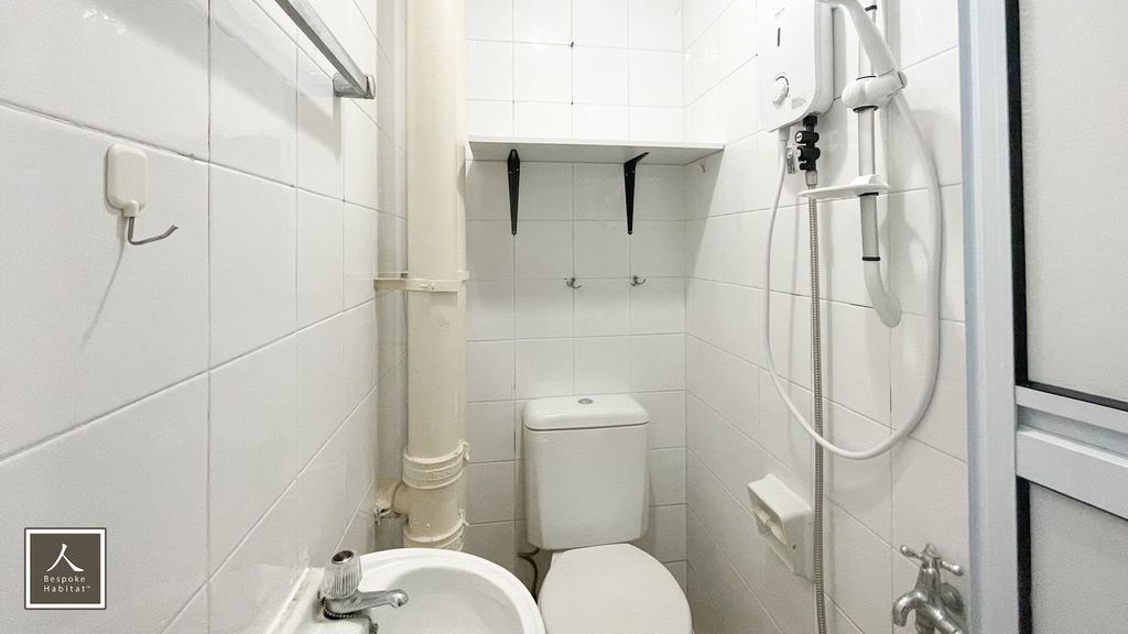 Common bathroom 1
