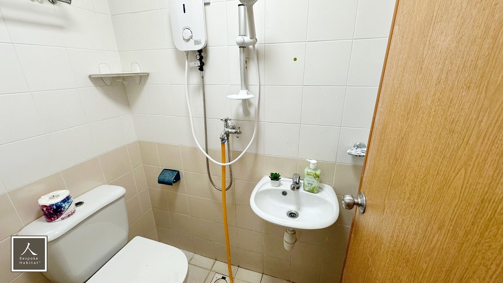 Common bathroom 2