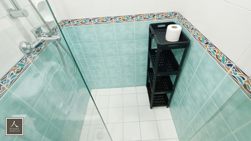 Common Bathroom 1 (2)
