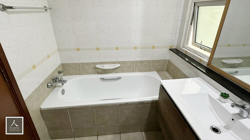 Common bathroom 2