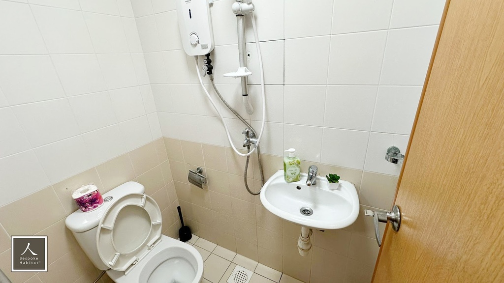 Common bathroom 2