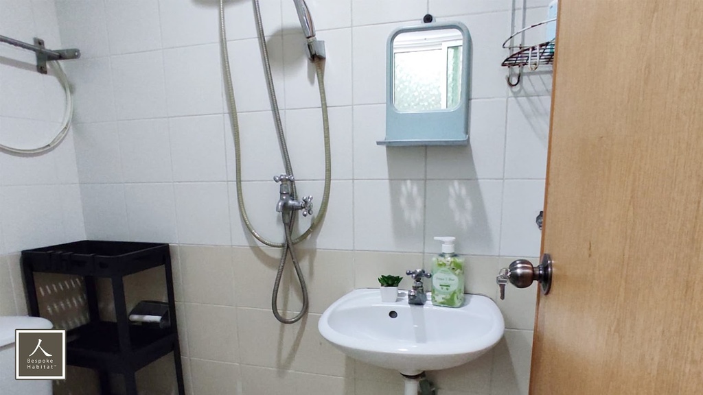 Common Bathroom 2