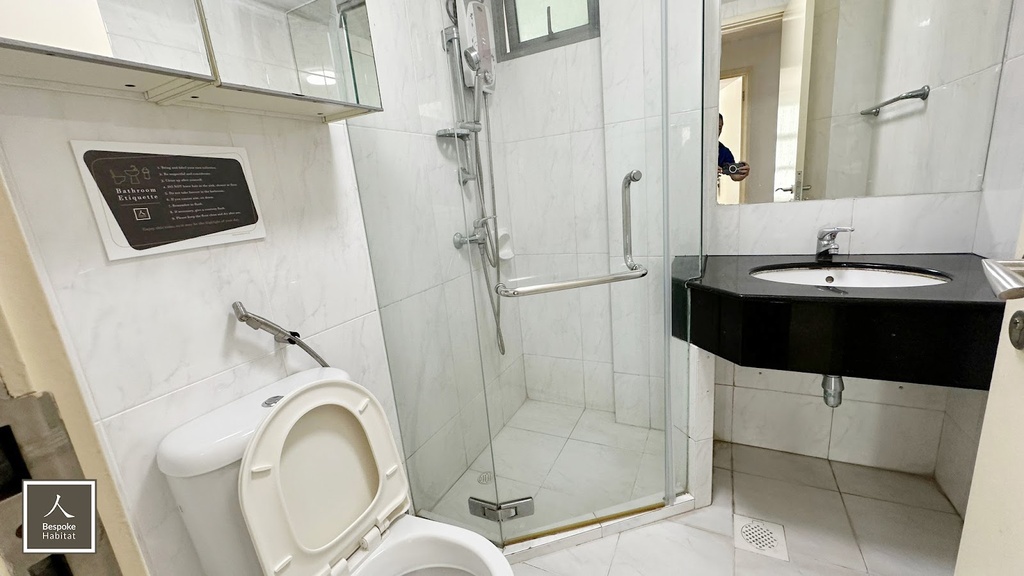 Common bathroom 