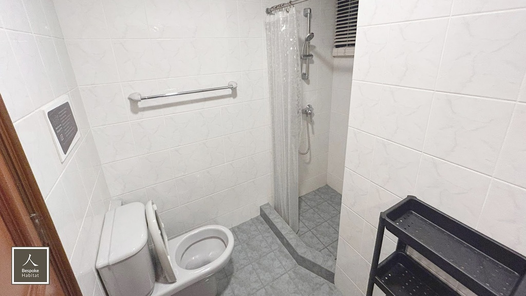 Common bathroom 