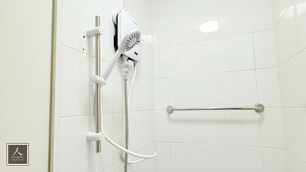 Common Bathroom 2