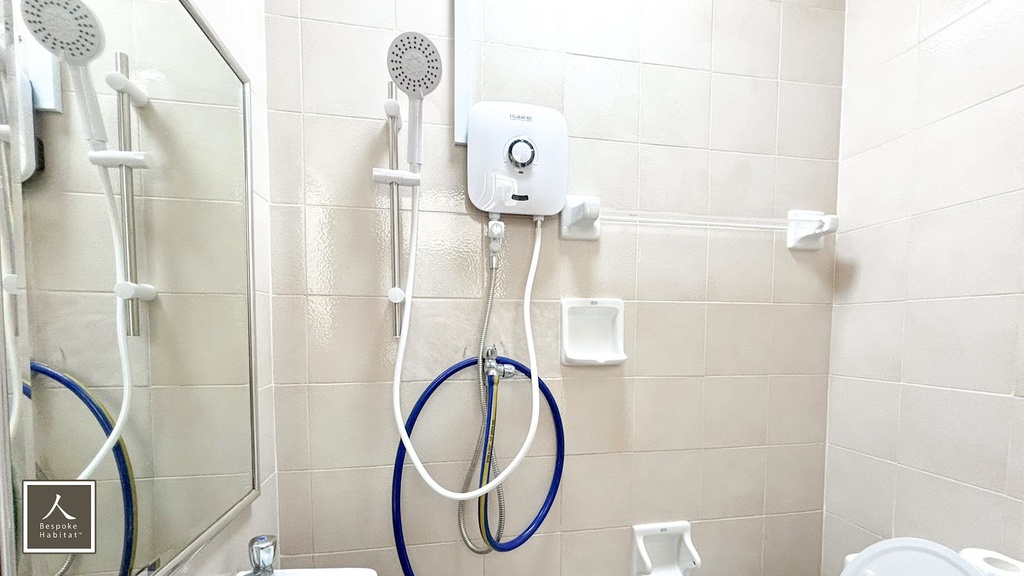 Common Bathroom 2
