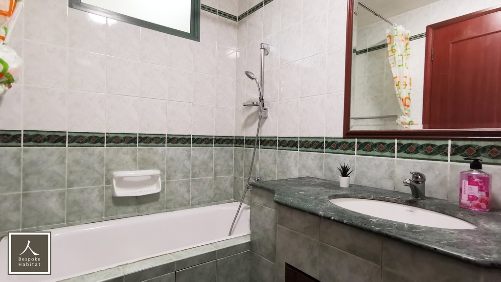 Common bathroom 2